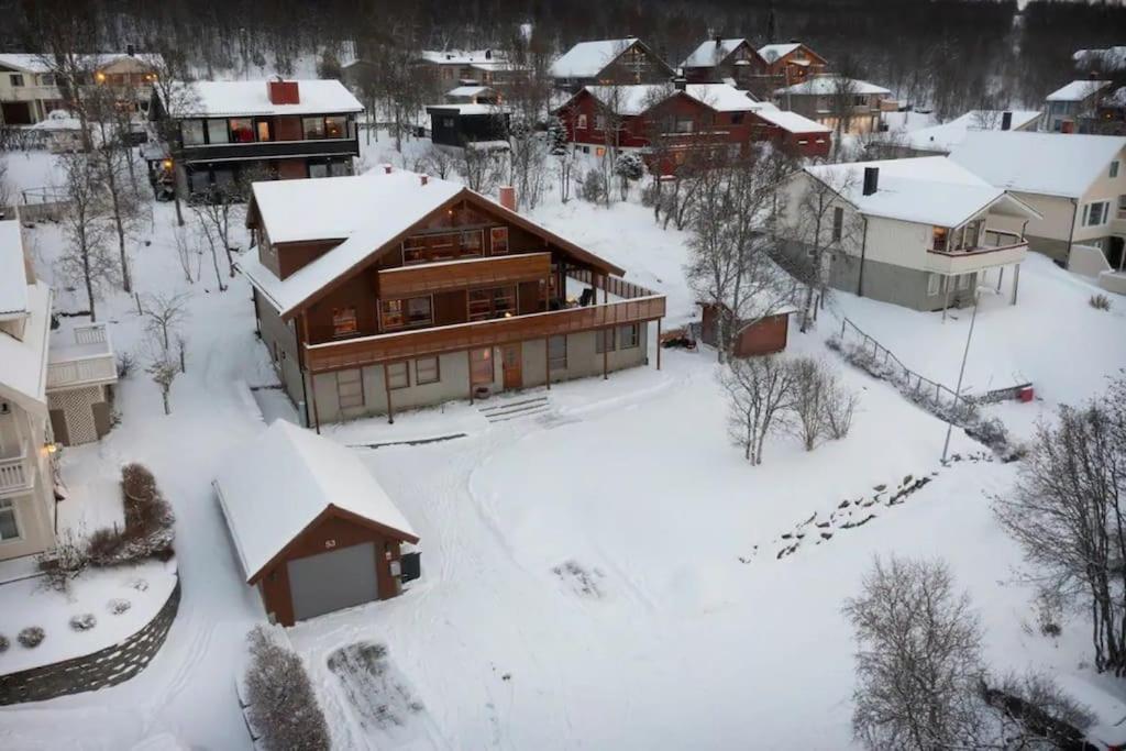 Leilighet I Rolig Gate Med Utsikt Og Gratis Parkering Tromsø Exterior foto